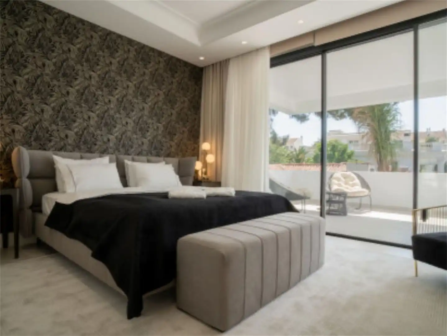 Casa o xalet en venda a Avenida del Rotary Internacional, Puerto Banús Dormitori de Casa o xalet en venda en Marbella amb Aire condicionat, Terrassa i Piscina