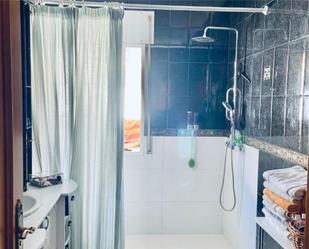 Bathroom of Single-family semi-detached for sale in Vélez-Málaga  with Terrace and Balcony