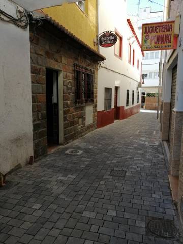 Chalet en Venta en Calle San Antonio de Dúrcal,  D