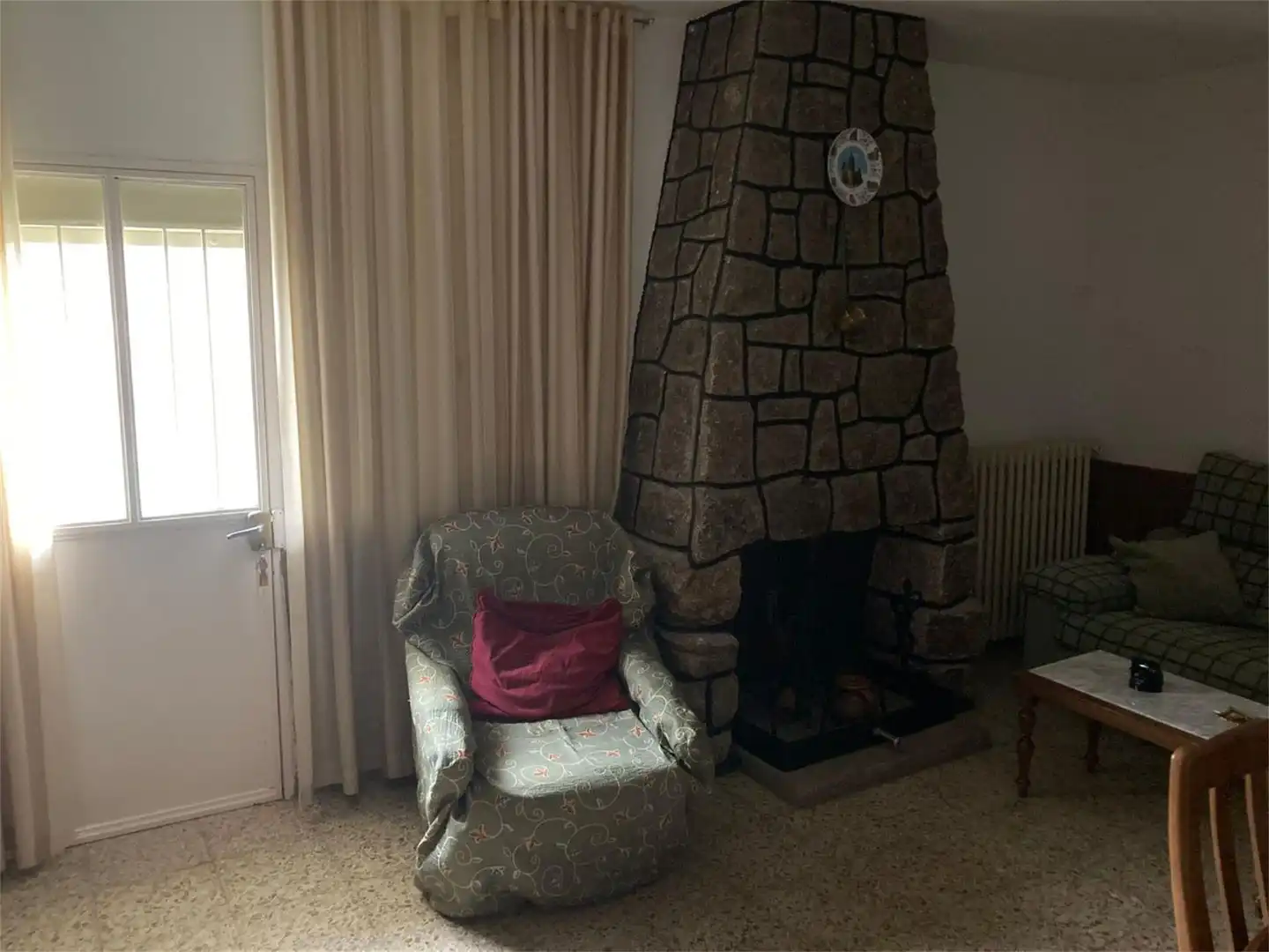 Casa o chalet en venta en Calle San José, 160, Serranillos Sala de estar de Casa o chalet en venta en Serranillos con Calefacción, Jardín privado y Terraza