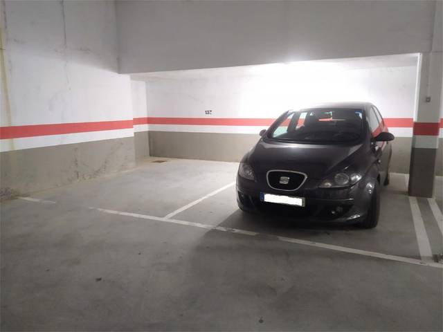 Garaje en Alquiler en Rúa Chile, 4 en Oleiros pueblo