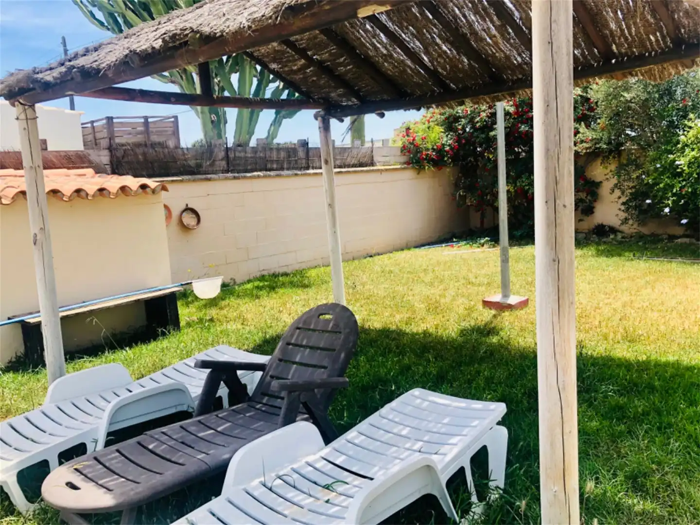Habitación en Carril La Vigía, Barrio Nuevo Jardín de Casa o chalet para compartir en Conil de la Frontera con Jardín privado, Terraza y Trastero