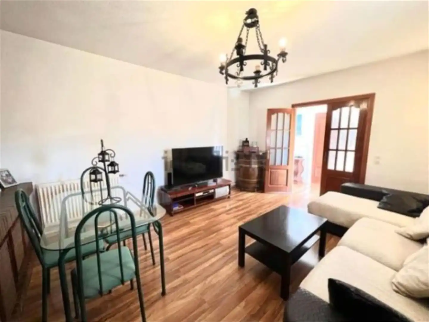Casa o chalet en venta en Avenida Baldomero Coronado, Parque Manuel de Vega - Carretera de Ugena Sala de estar de Casa o chalet en venta en Illescas con Aire acondicionado y Piscina