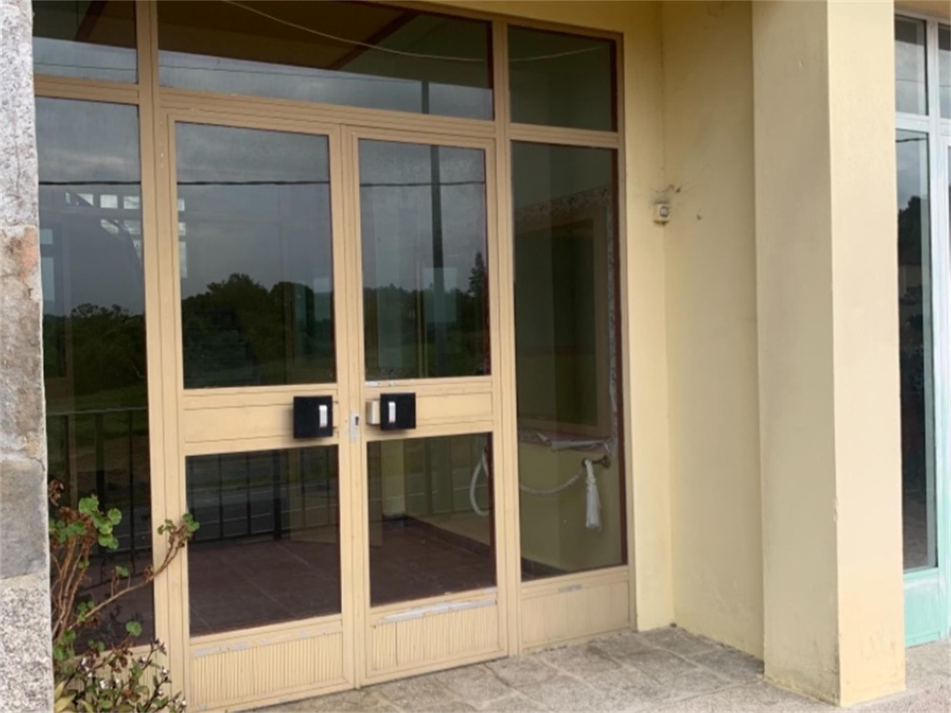 Casa o xalet en venda en Bergondo amb Aire condicionat, Jardí privat i Parquet