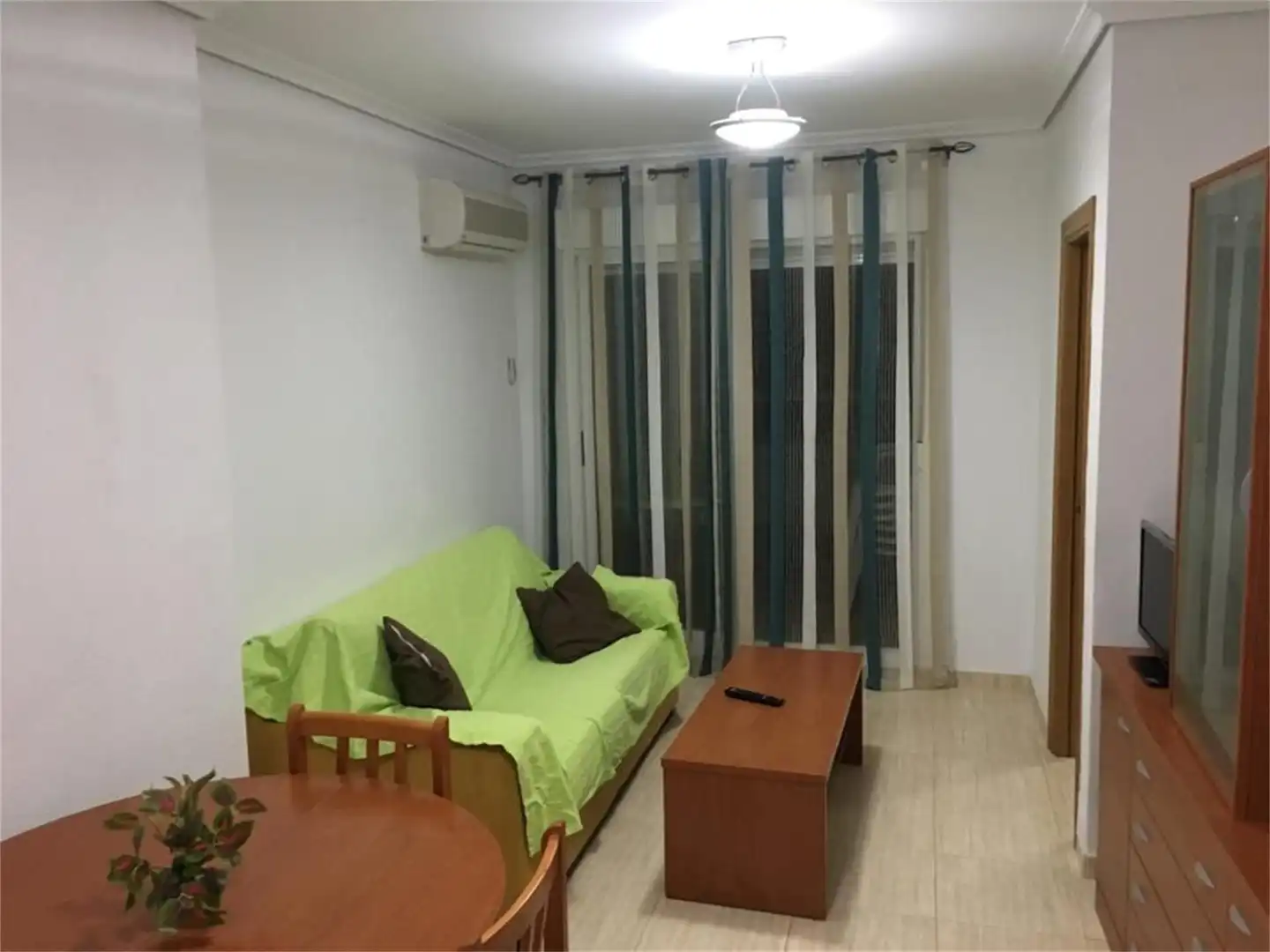 Piso en venta en Calle Amplaries, 29, Costa Marina Sala de estar de Piso en venta en Oropesa del Mar / Orpesa con Aire acondicionado, Terraza y Piscina