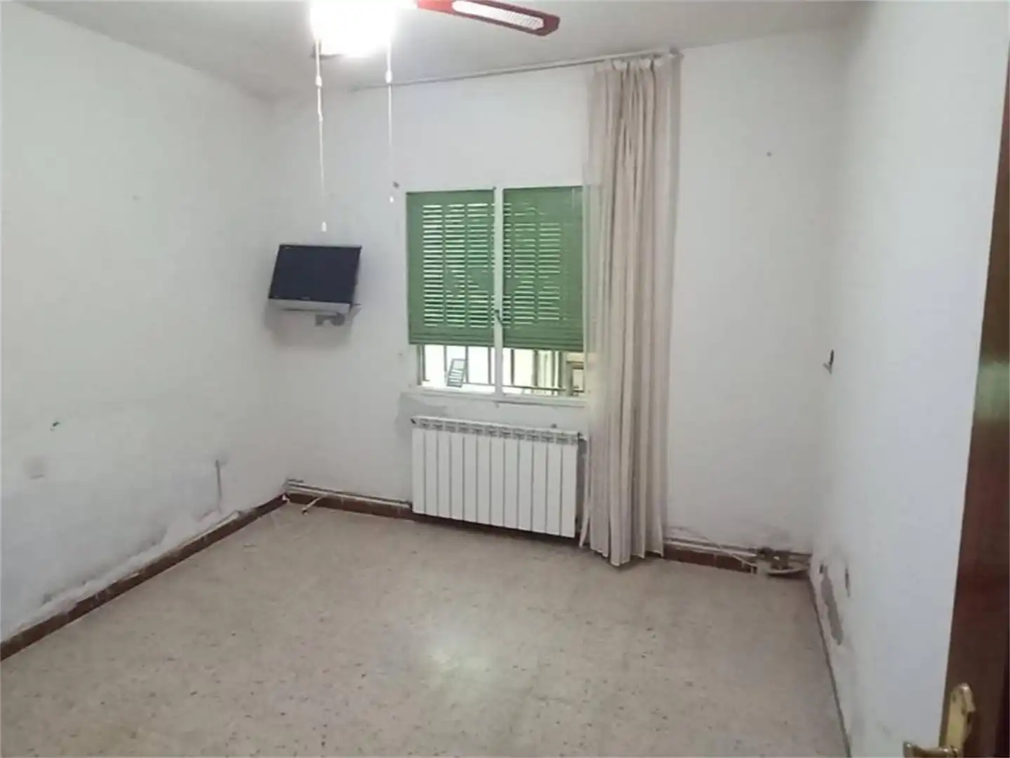 Casa adosada en venta en Calle Ancha, 34, El Carpio de Tajo Habitación de Casa adosada en venta en El Carpio de Tajo con Aire acondicionado y Terraza
