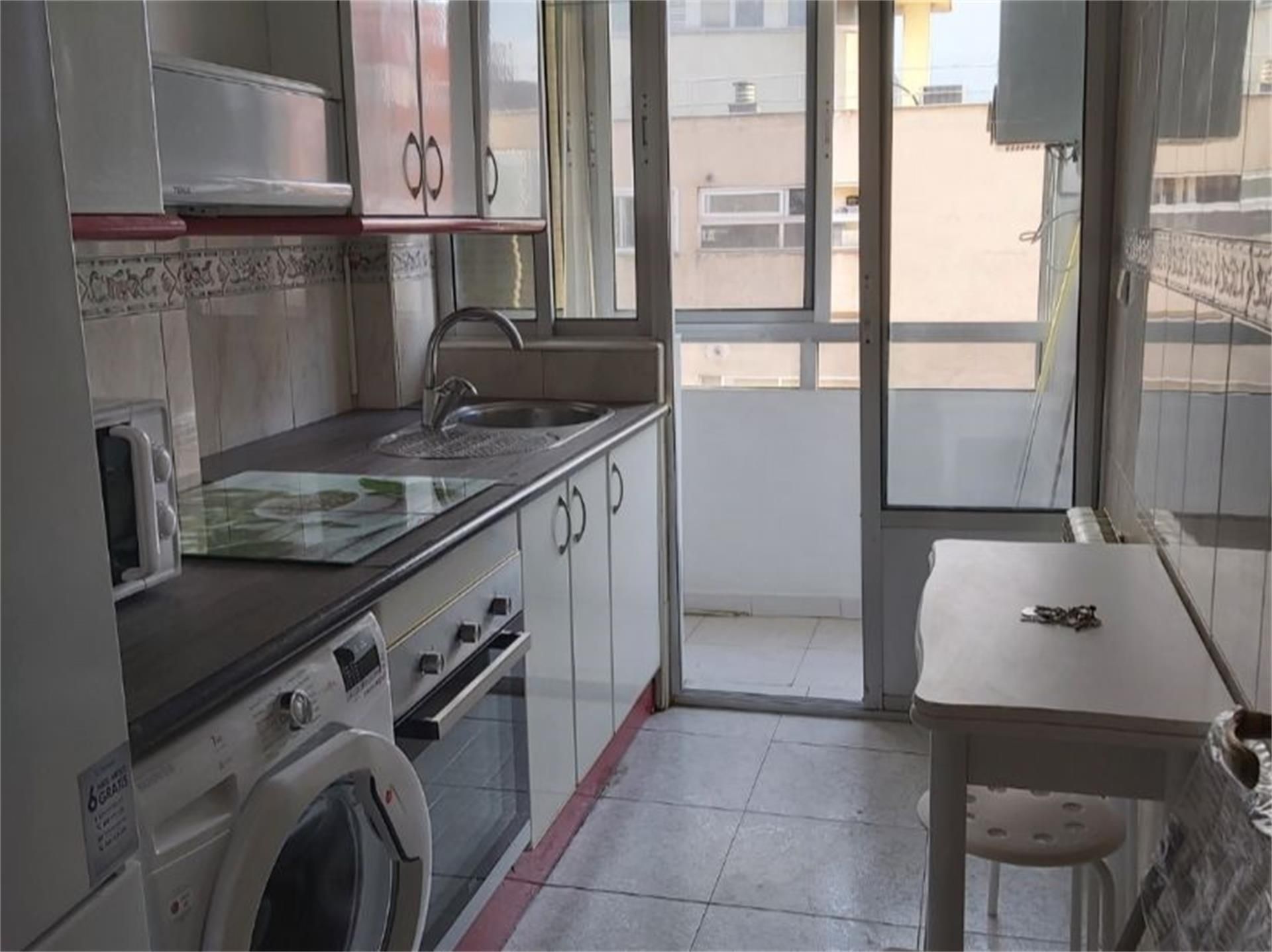 Flat to share in Calle Carmelo, 1, Delicias