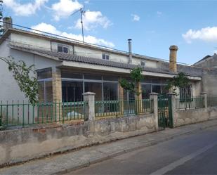 Vista exterior de Casa o xalet en venda en Arenillas de Riopisuerga