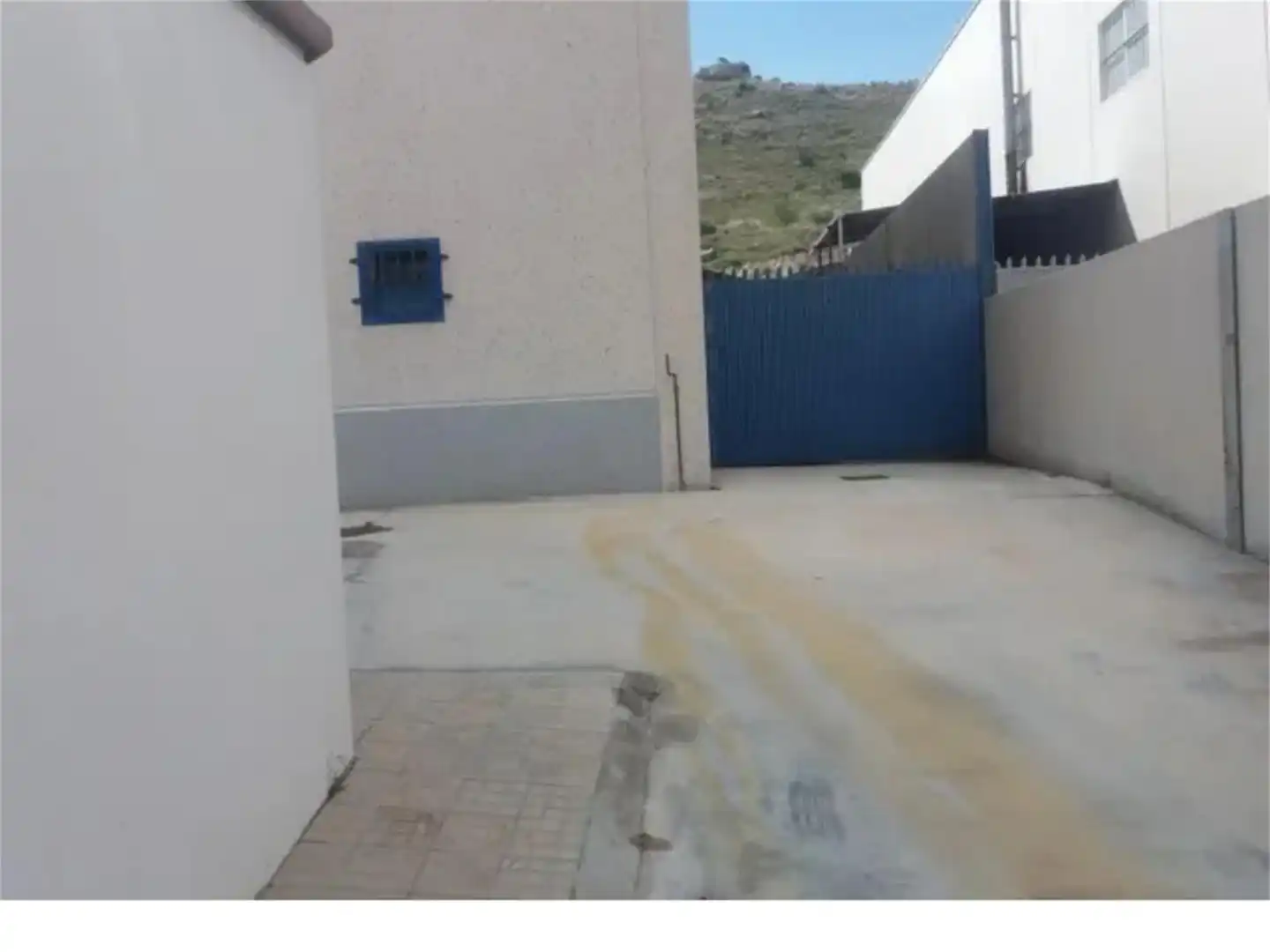 Nave industrial en venta en Glorieta de Uchel, Pedanías Este Parking de Nave industrial en venta en Aspe con Amueblado