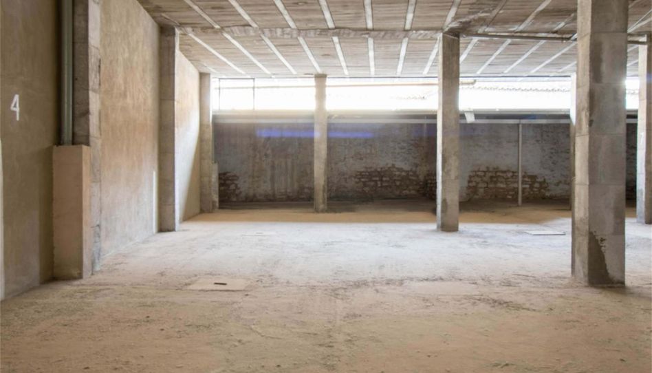 Garaje en venta en Calle Nueva, Torreperogil, Jaén - imagen 1 Foto 1 de Garaje en venta en Calle Nueva, Torreperogil, Jaén