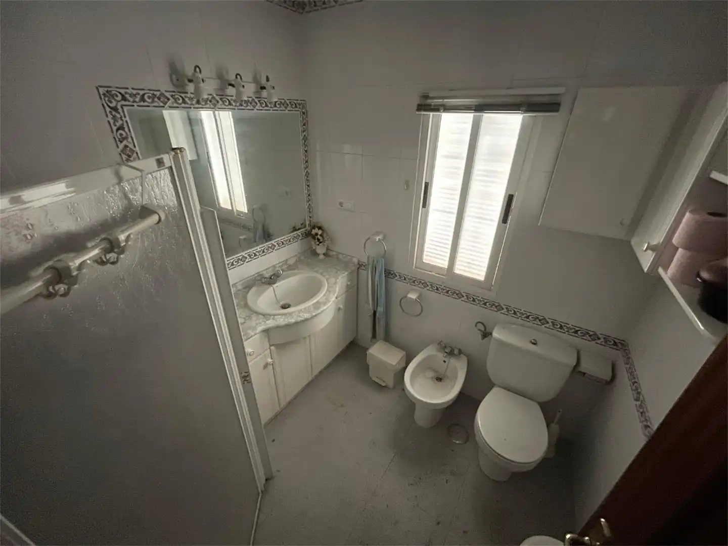 Houses for sale in Calle Montilla, 14, La Rambla Bathroom of Houses for sale in La Rambla with Air Conditioner, Terrace and Balcony
