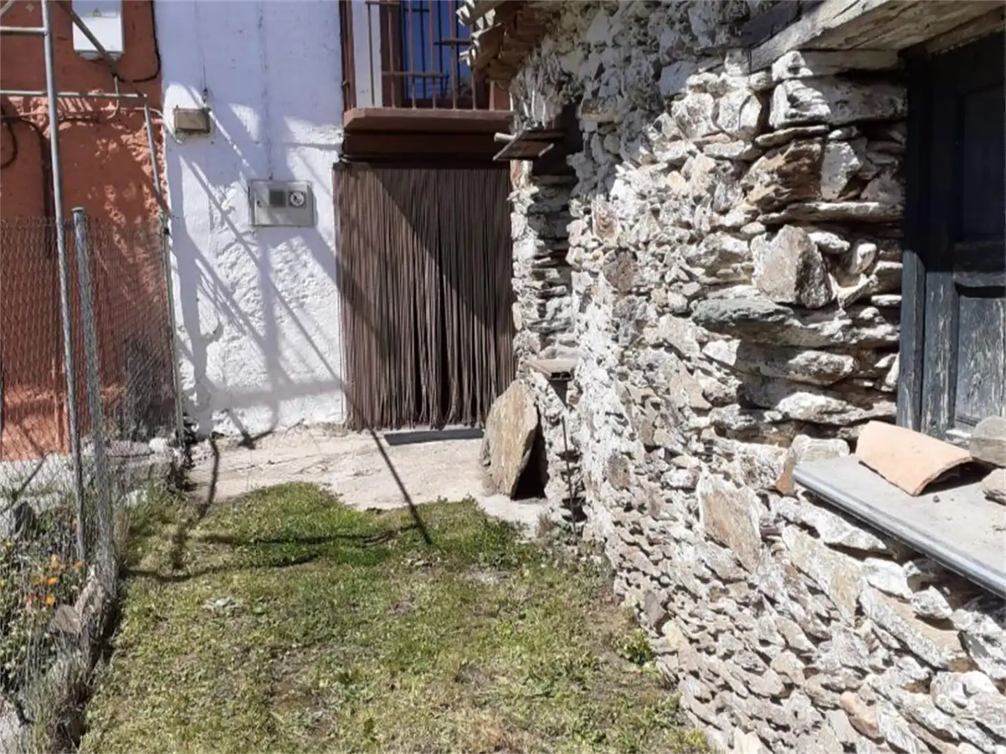 Finca rústica en venda a Calle de Arriba, 25, El Cardoso de la Sierra Vista exterior de Finca rústica en venda en El Cardoso de la Sierra amb Balcó