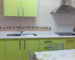 Kitchen of Flat for sale in Yunquera  with Storage room and Furnished