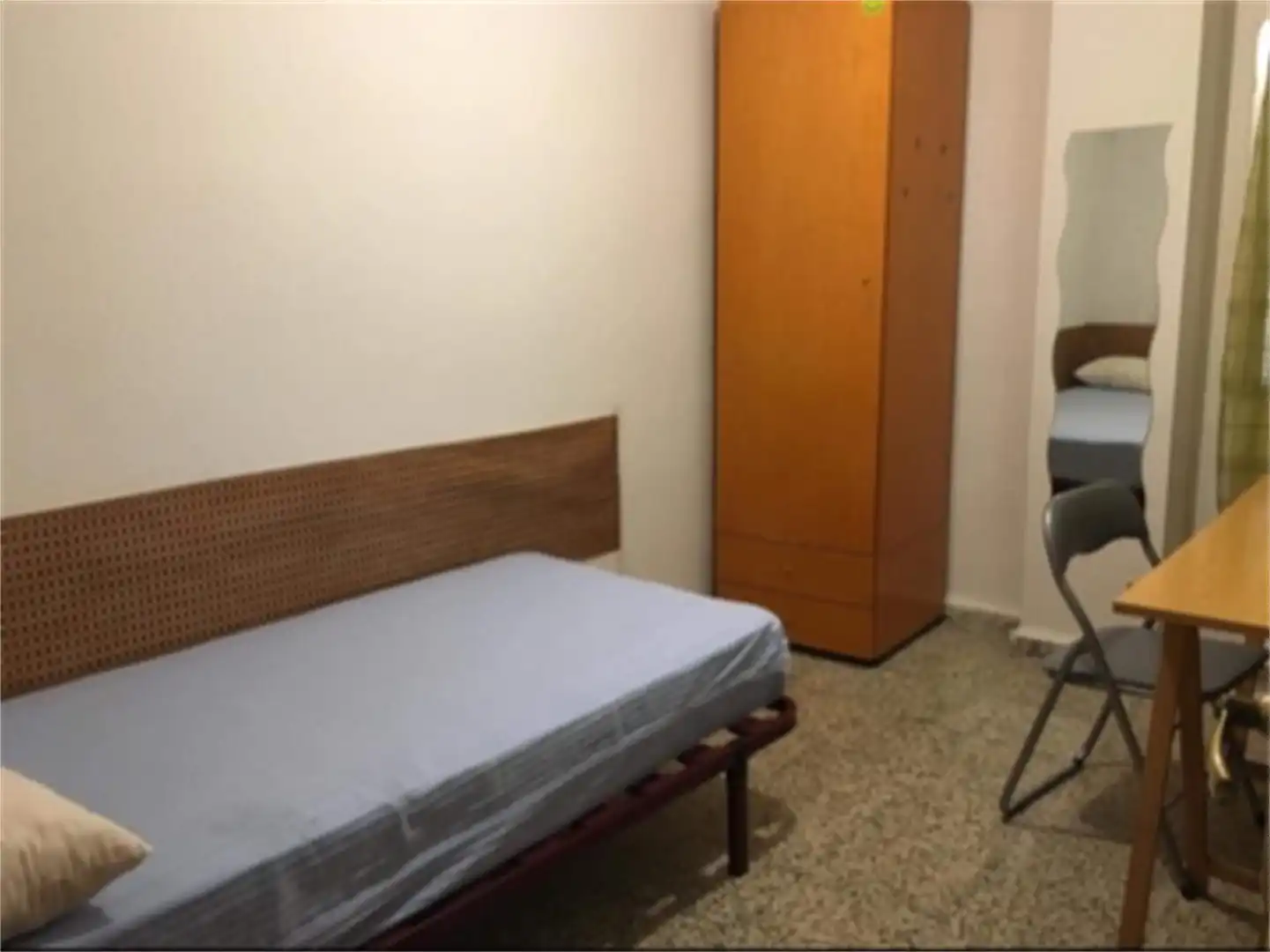 Room in Avenida de Campoamor, Prosperidad - Delicias Bedroom of Flat for share in Salamanca with Heating, Terrace and Furnished