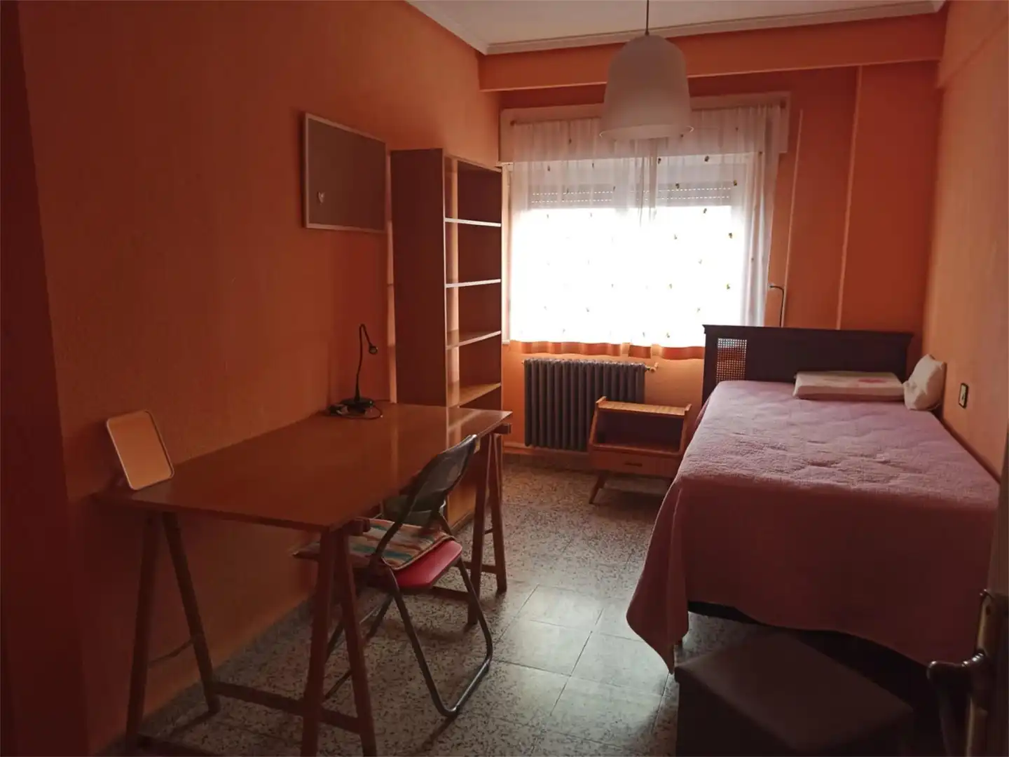 Room in Avenida de Campoamor, Prosperidad - Delicias Bedroom of Flat for share in Salamanca with Heating, Terrace and Furnished