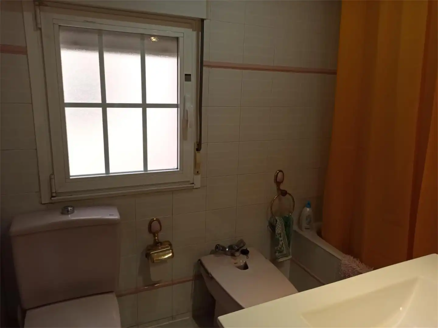 Room in Avenida de Campoamor, Prosperidad - Delicias Bathroom of Flat for share in Salamanca with Heating, Terrace and Furnished