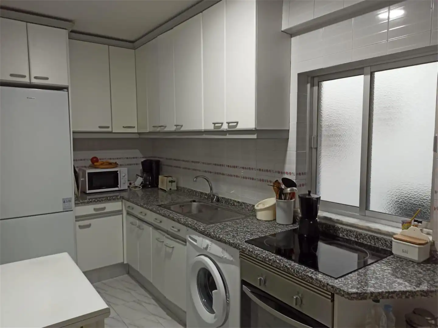 Room in Avenida de Campoamor, Prosperidad - Delicias Kitchen of Flat for share in Salamanca with Heating, Terrace and Furnished