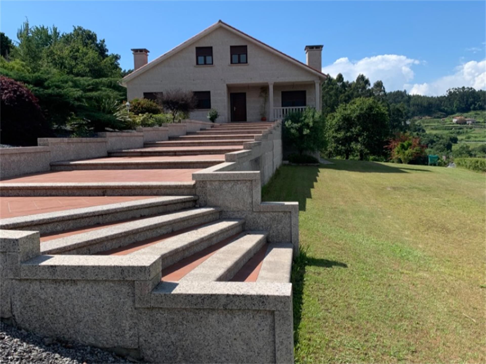 Exterior view of House or chalet for sale in Barro  with Private garden, Terrace and Storage room