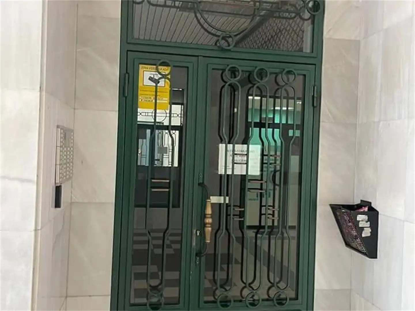 Piso en venta en O Barco de Valdeorras   con Calefacción, Amueblado y Videoportero