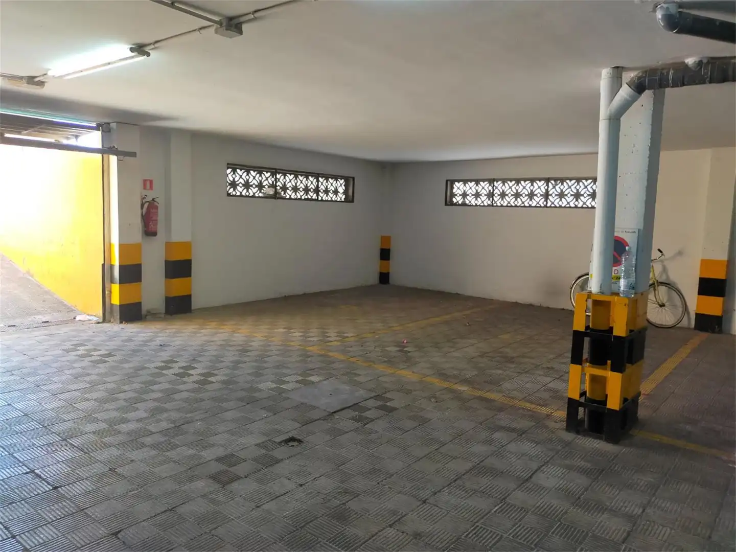Garatge en venda a Calle Casablanca, 52, Centro Aparcament de Garatge en venda en Tomares