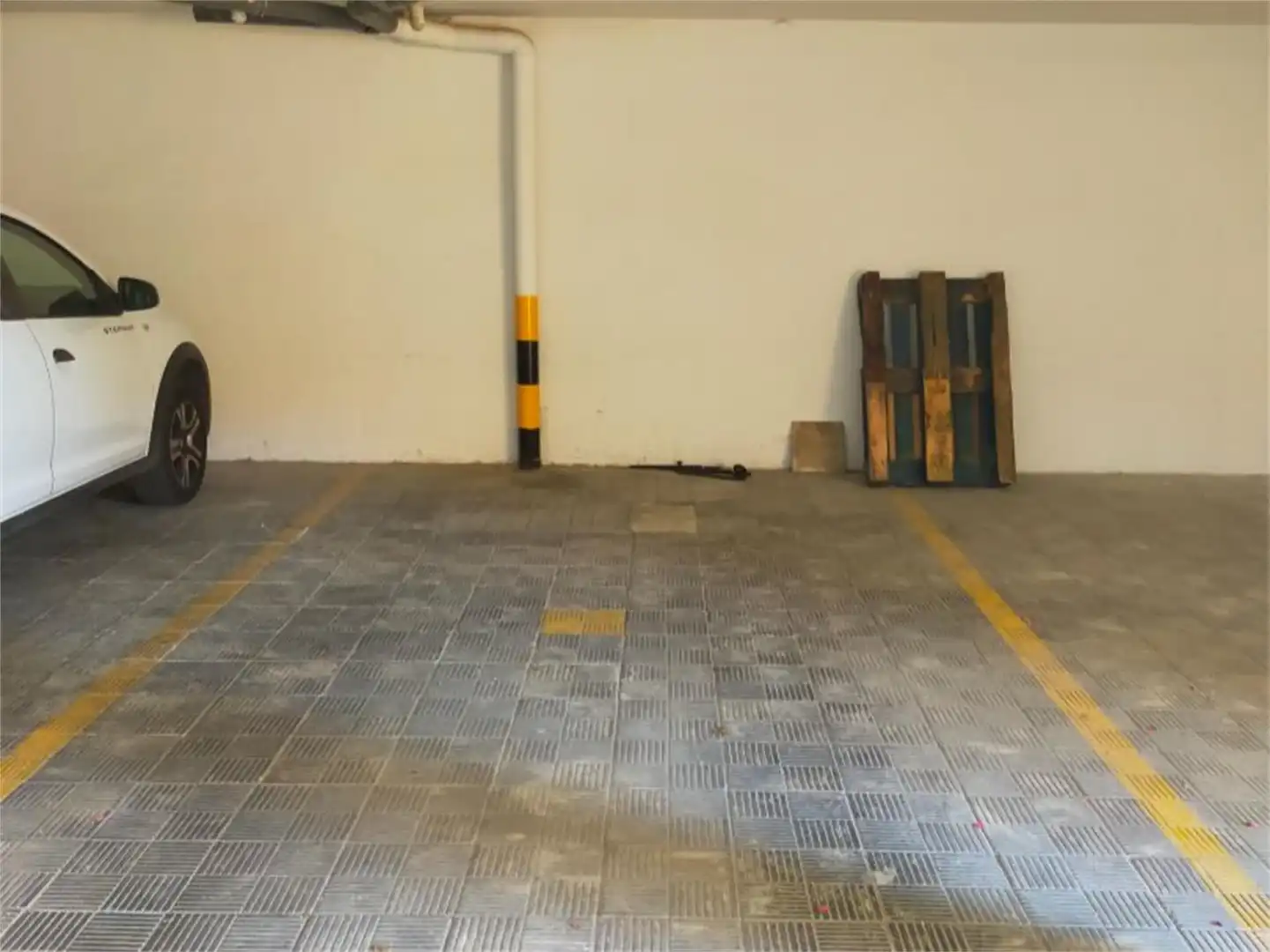 Garatge en venda a Calle Casablanca, 52, Centro Aparcament de Garatge en venda en Tomares