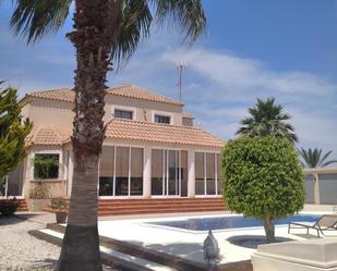 Vista exterior de Casa o xalet en venda en Elche / Elx amb Terrassa, Piscina i Balcó