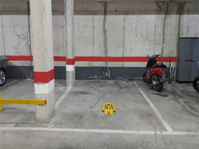 Garaje en Alquiler en Calle París, 38 en El Cano - Los Bermejales