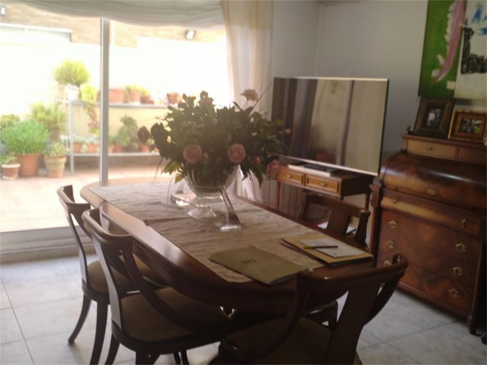Menjador de Casa o xalet en venda en Sabadell amb Aire condicionat, Terrassa i Balcó