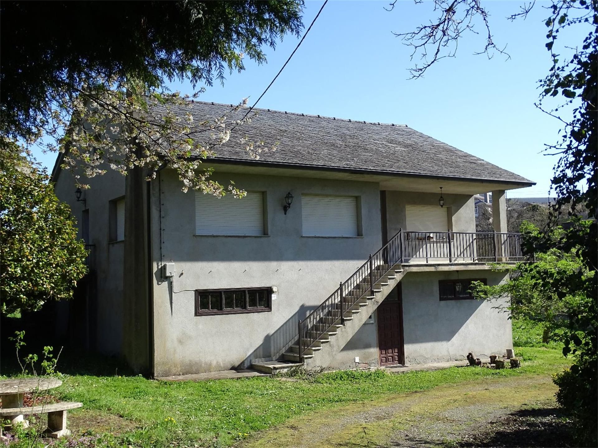 Vista exterior de Casa o xalet en venda en Baralla amb Jardí privat, Parquet i Terrassa