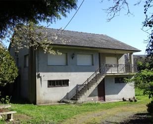 Vista exterior de Casa o xalet en venda en Baralla amb Jardí privat, Parquet i Terrassa
