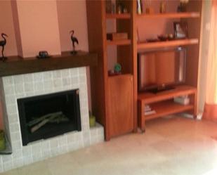 Living room of Single-family semi-detached for sale in Marbella  with Air Conditioner, Terrace and Swimming Pool