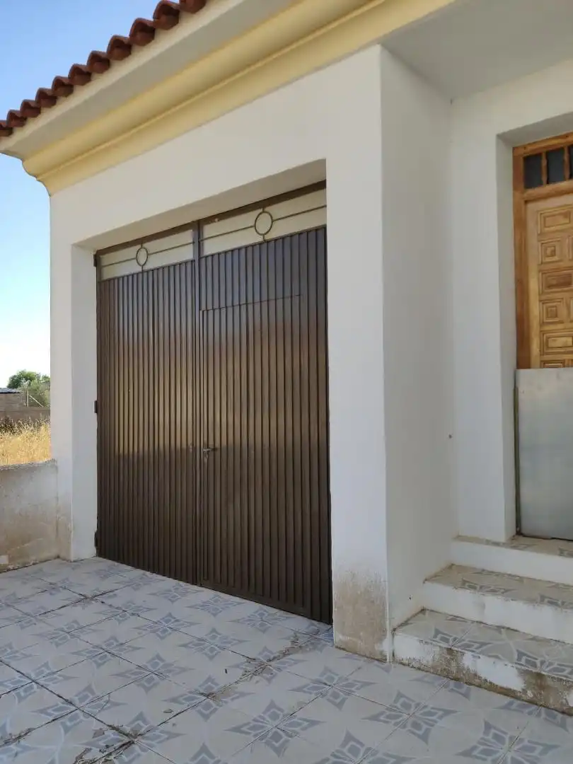 Detached homes for sale in Casas de Haro  with Private garden, Furnished and Washing machine