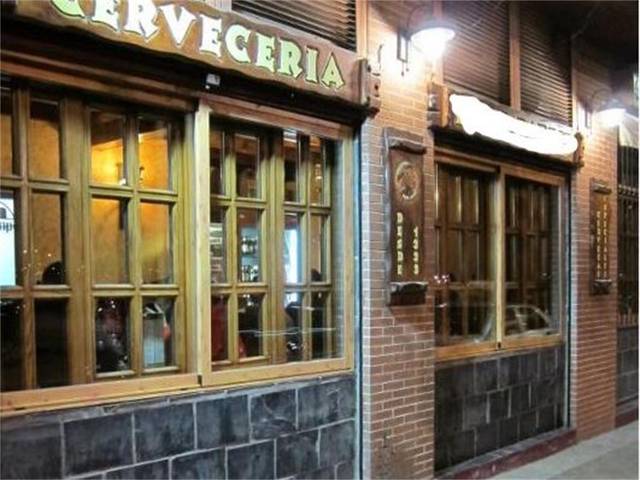 Local comercial en Venta en Calle Torre de los Hidalgos en Castaño - Mirasierra