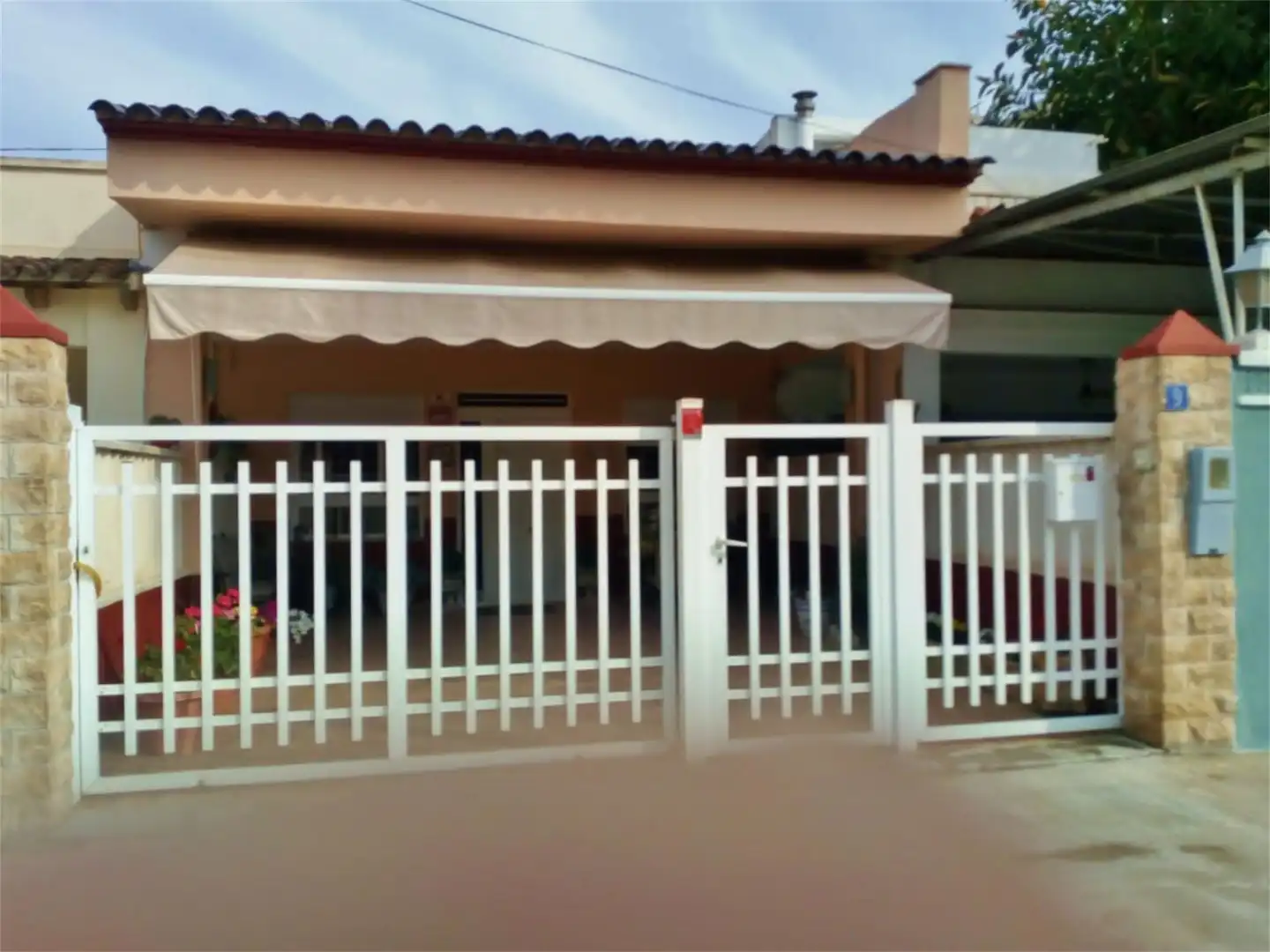 Casa o chalet en venta en Avenida de Jaime Chicharro, Piscinas Vista exterior de Casa o chalet en venta en Burriana / Borriana con Aire acondicionado, Terraza y Piscina