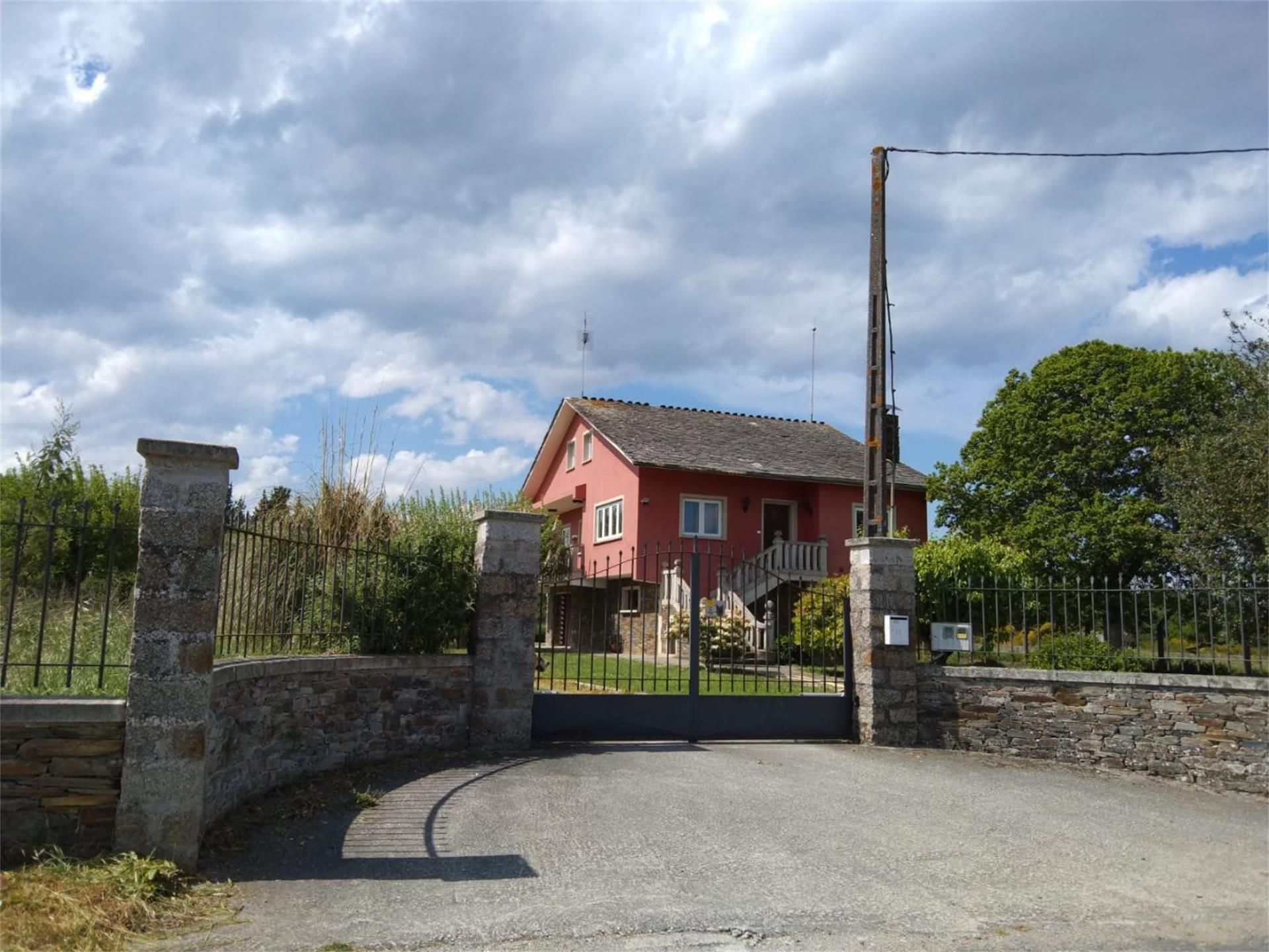 Exterior view of House or chalet for sale in Lugo Capital  with Heating, Private garden and Parquet flooring
