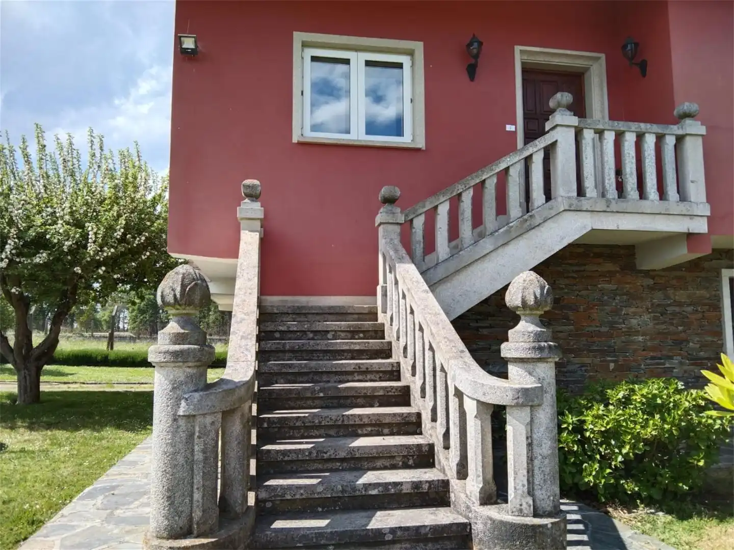 Vista exterior de Casa o chalet en venta en Lugo con Calefacción, Jardín privado y Parquet