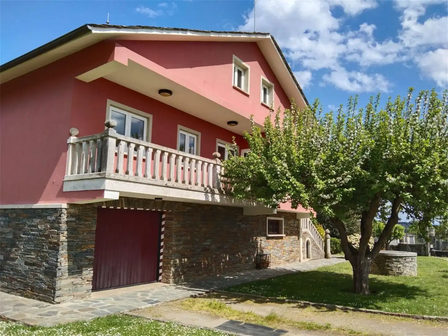 Vista exterior de Casa o chalet en venta en Lugo con Calefacción, Jardín privado y Parquet