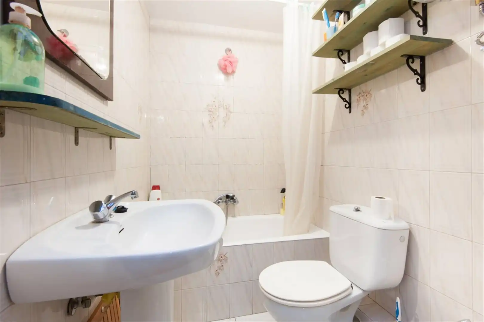Piso en venta en Calle Luzarra, 16, San Pedro de Deusto - La Ribera Baño de Piso en venta en Bilbao con Calefacción, Parquet y Trastero