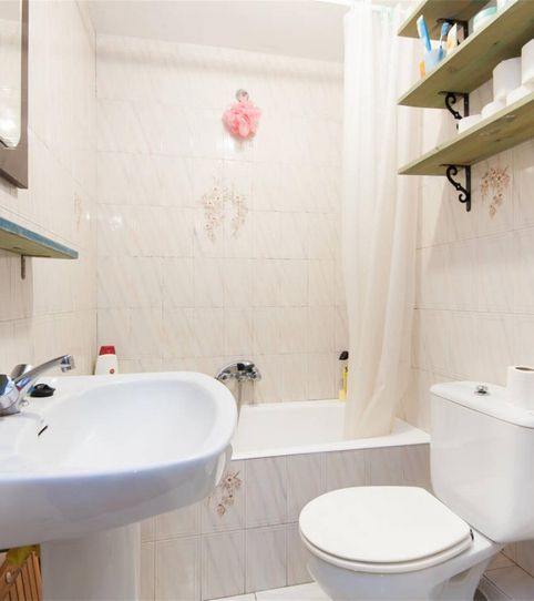 Piso en venta en Calle Luzarra, 16, San Pedro de Deusto - La Ribera, Bilbao - imagen 2 Foto 2 de Piso en venta en Calle Luzarra, 16, San Pedro de Deusto - La Ribera, Bilbao