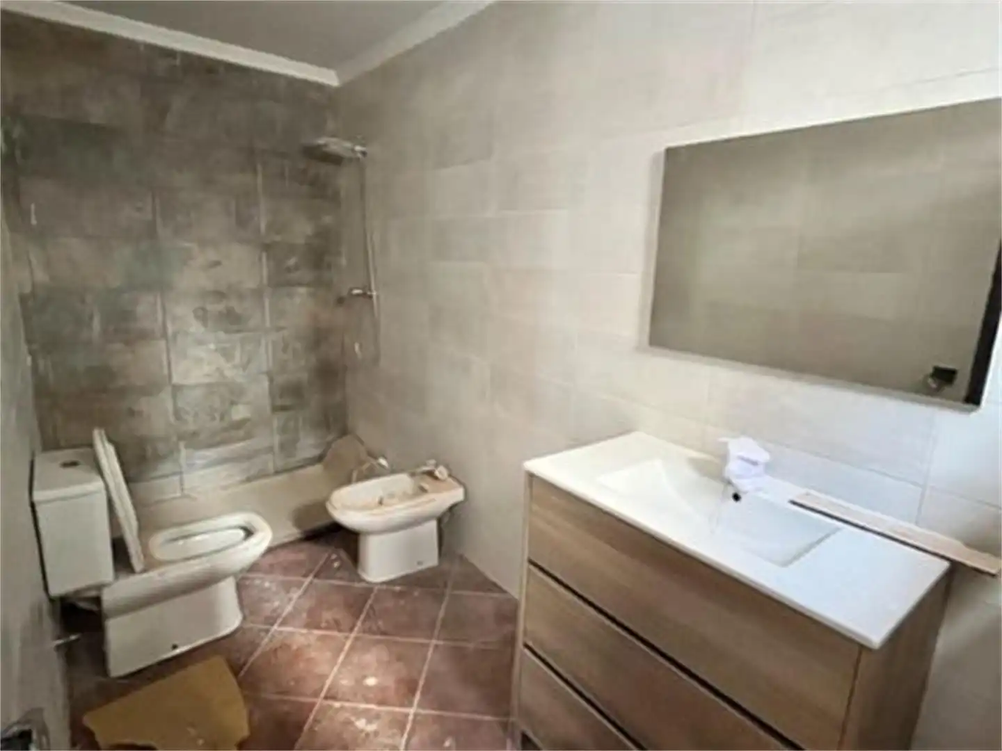 Piso de alquiler en Calle José de los Ángeles, Montilla Baño de Piso de alquiler en Montilla con Aire acondicionado, Calefacción y Amueblado