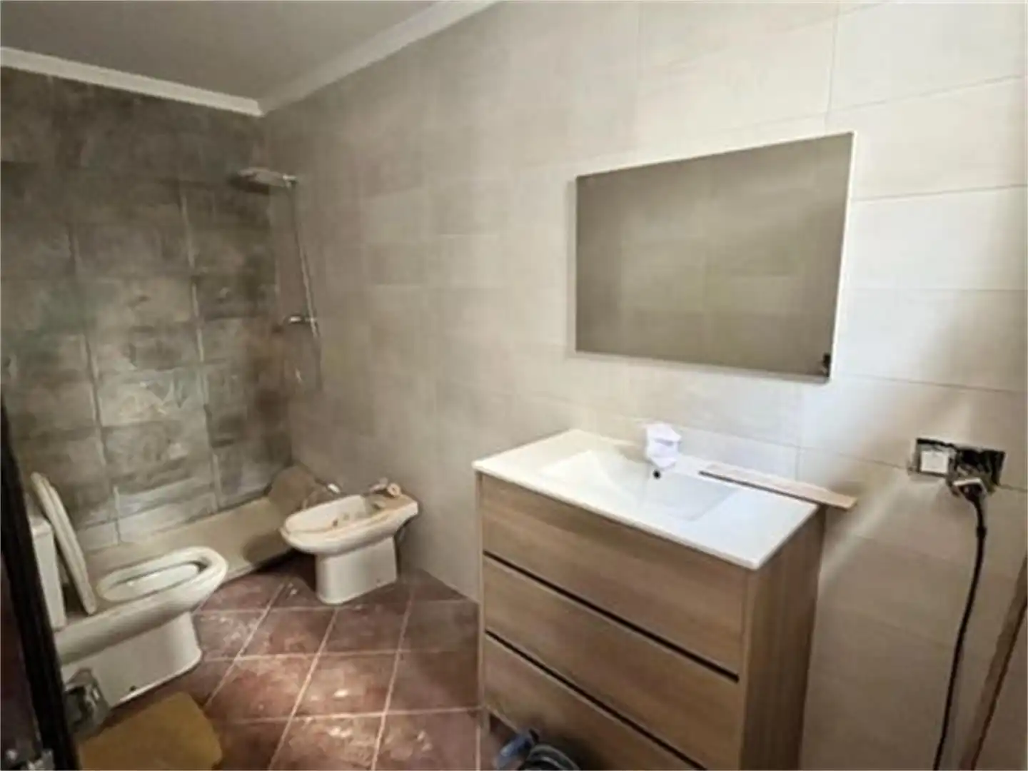 Piso de alquiler en Calle José de los Ángeles, Montilla Baño de Piso de alquiler en Montilla con Aire acondicionado, Calefacción y Amueblado