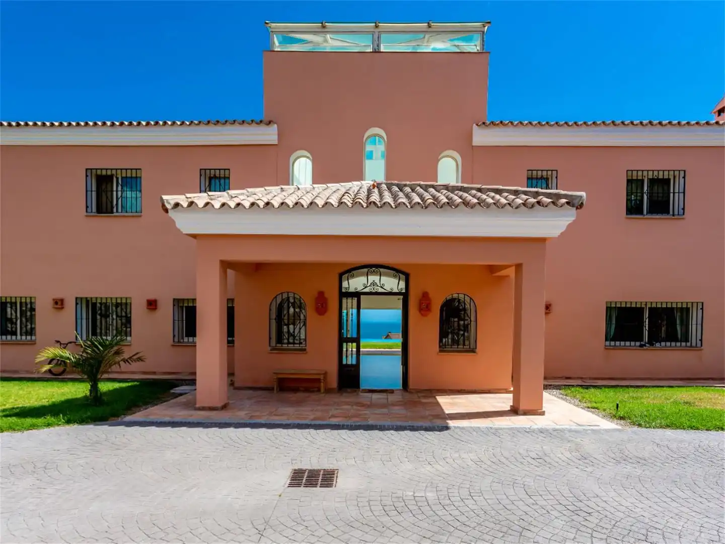 Houses for sale in Calle Olmedo, 10, La Capellanía - El Higuerón Exterior view of Houses for sale in Benalmádena with Air Conditioner, Heating and Private garden
