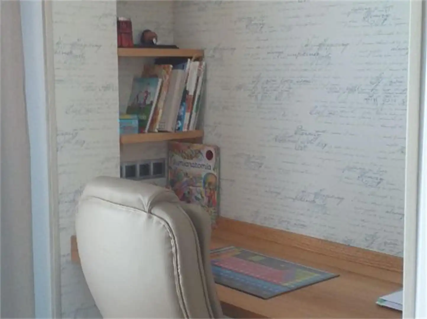Wohnung zur Miete in Calle Silvestre Sánchez Sierra, Capuchinos - Glorieta - Ciudad Jardín Schlafzimmer von Wohnung zur Miete in Salamanca mit Heizung, Privatgarten und Parkett