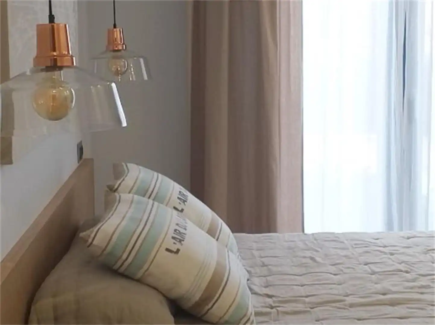 Wohnung zur Miete in Calle Silvestre Sánchez Sierra, Capuchinos - Glorieta - Ciudad Jardín Schlafzimmer von Wohnung zur Miete in Salamanca mit Heizung, Privatgarten und Parkett