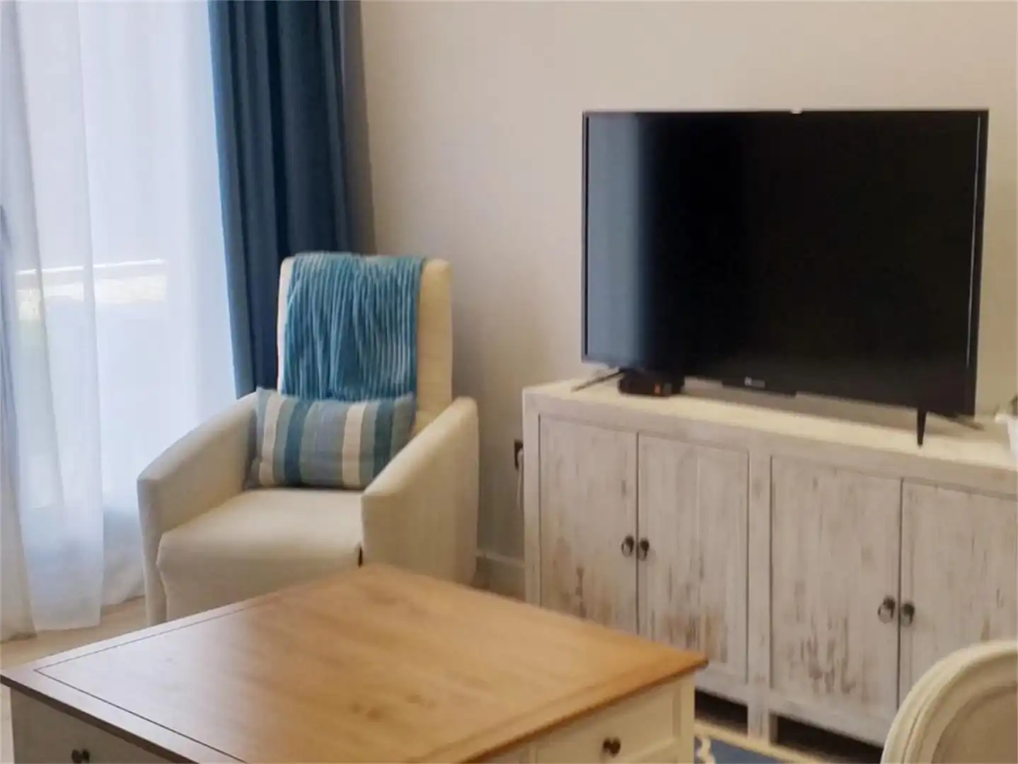 Wohnung zur Miete in Calle Silvestre Sánchez Sierra, Capuchinos - Glorieta - Ciudad Jardín Wohnzimmer von Wohnung zur Miete in Salamanca mit Heizung, Privatgarten und Parkett
