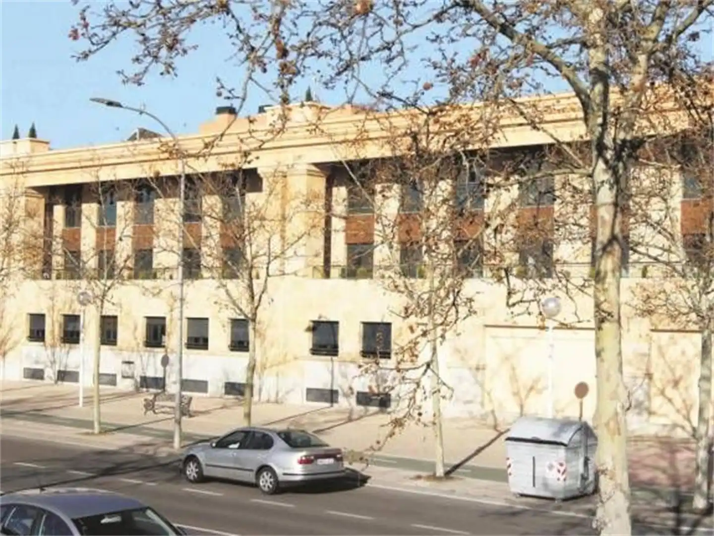 Wohnung zur Miete in Calle Silvestre Sánchez Sierra, Capuchinos - Glorieta - Ciudad Jardín Außenansicht von Wohnung zur Miete in Salamanca mit Heizung, Privatgarten und Parkett