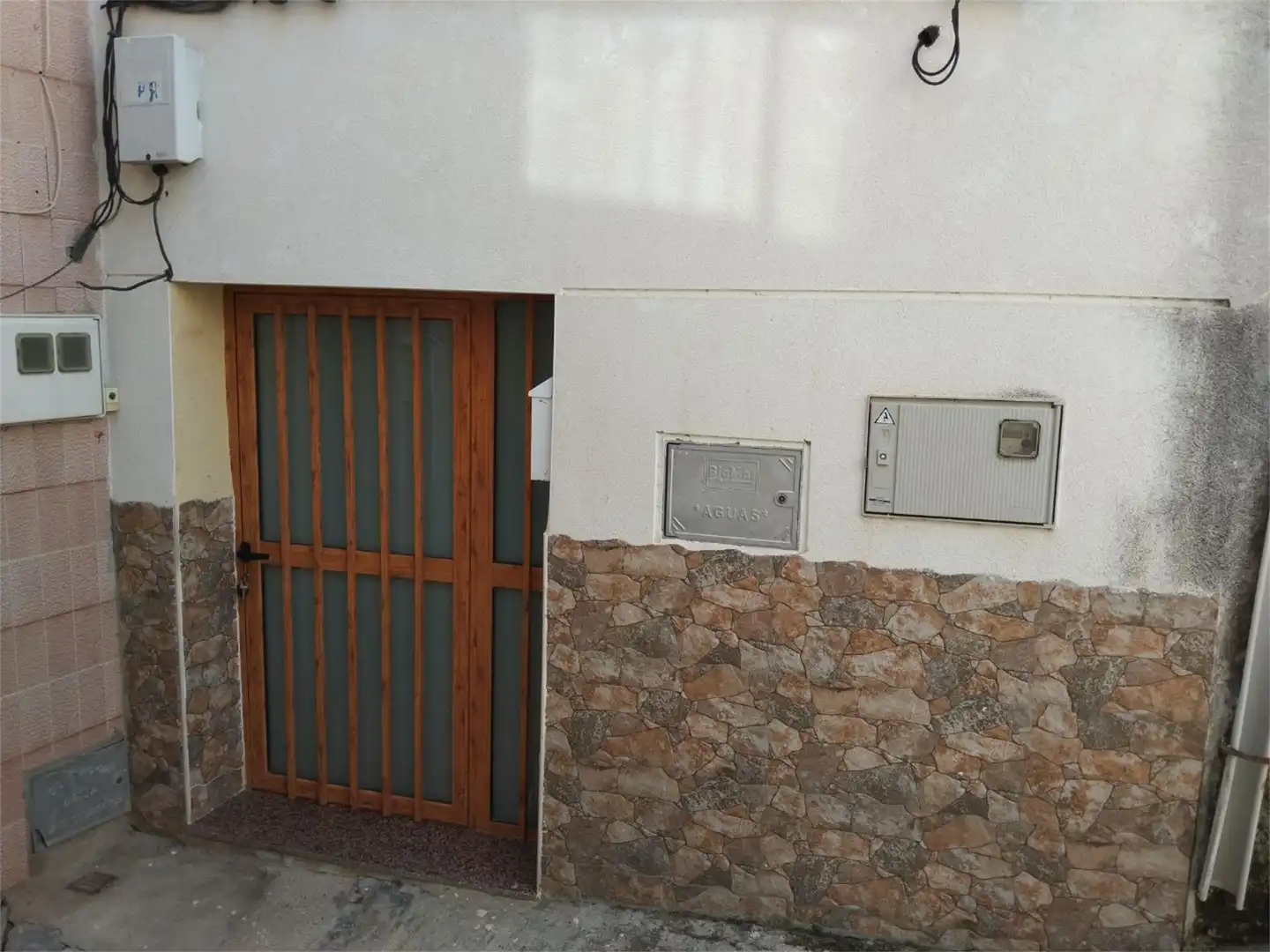 Exterior view of Detached homes for sale in Arroyomolinos de la Vera  with Furnished and Balcony