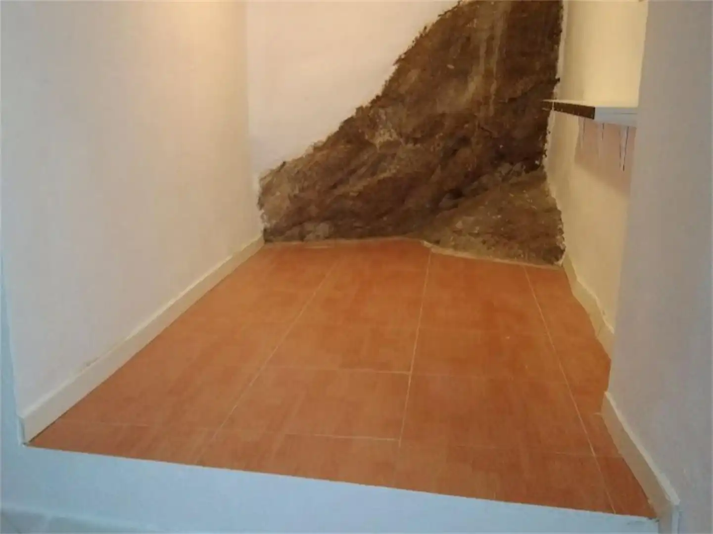 Detached homes for sale in Arroyomolinos de la Vera  with Furnished and Balcony