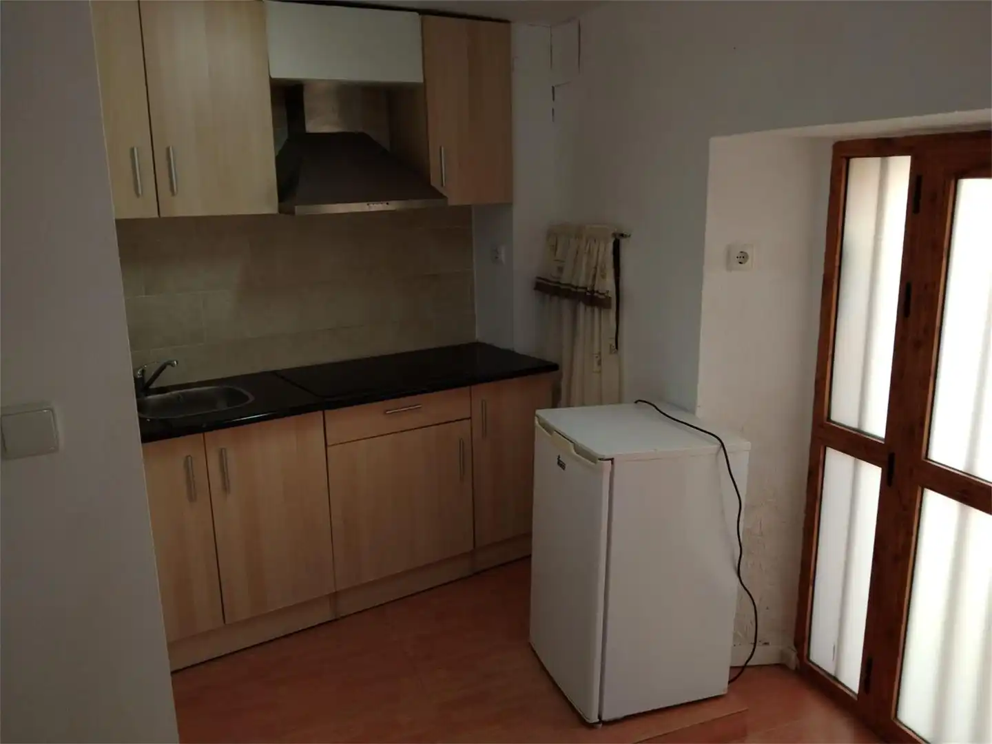 Kitchen of Detached homes for sale in Arroyomolinos de la Vera  with Furnished and Balcony