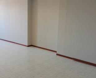 Premises to rent in Cardona